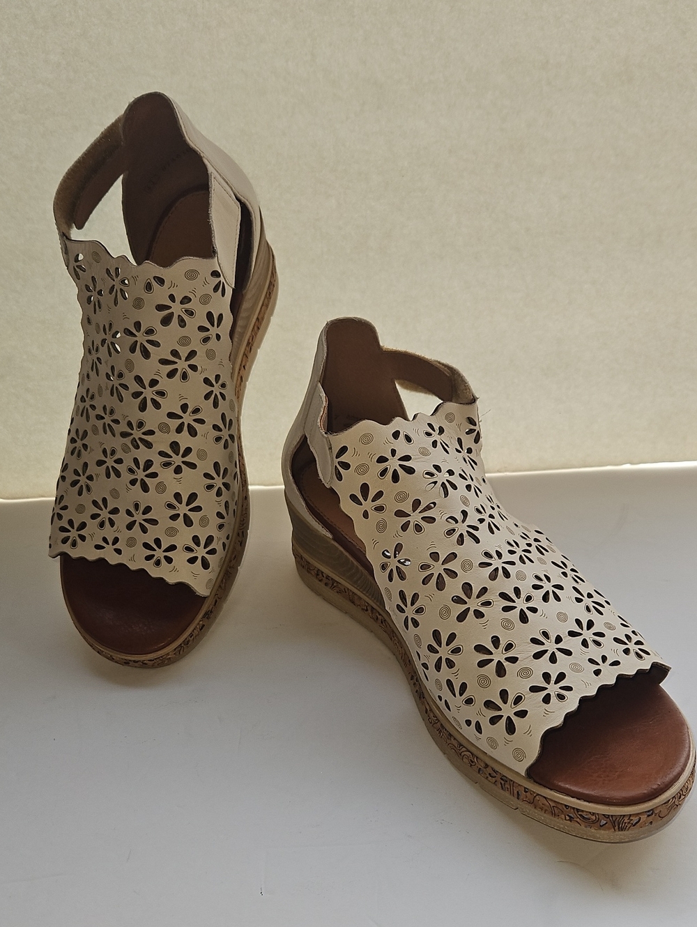 Remonte Cream Laser-Cut Floral Wedge Sandals with Cork-Effect Platform